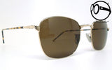 les lunettes gb102 c1 80s Unworn vintage unique shades, aviable in our shop