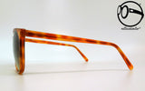 brille mod 903 col l6703 80s Unworn vintage unique shades, aviable in our shop