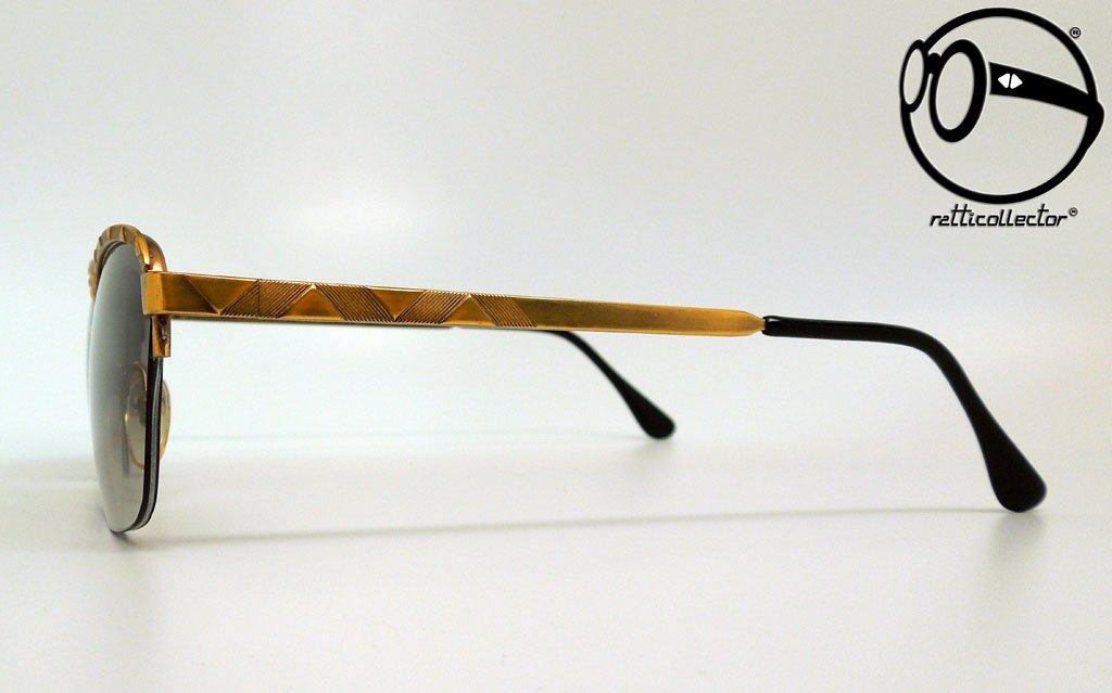 80s eyewear store
