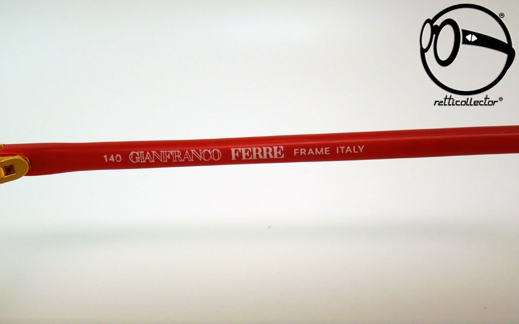 GIANFRANCO FERRE ドラゴン柄タンクトップ 42 GIANFRANCO FERRE ドラゴン柄タンクトップ 42 GIANFRANCO FERRE